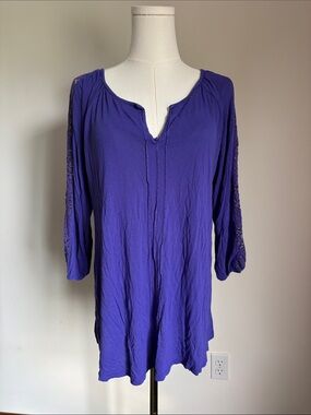 Liz Lange Violet Lace-Trim Tunic Top